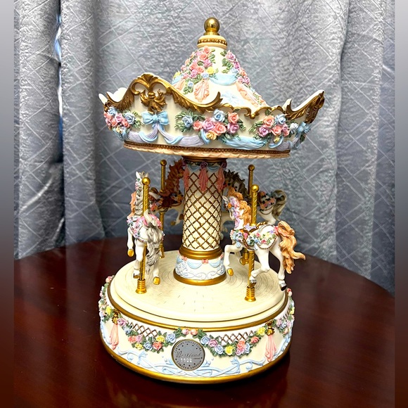 Very Vintage 4 horse Carrousel Limited edition - Picture 1 of 9